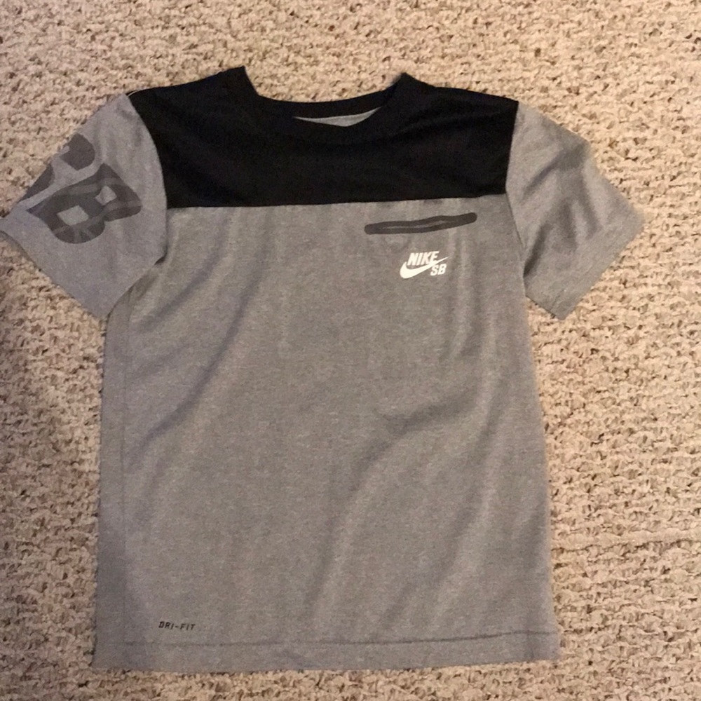 Nike boys t-shirt